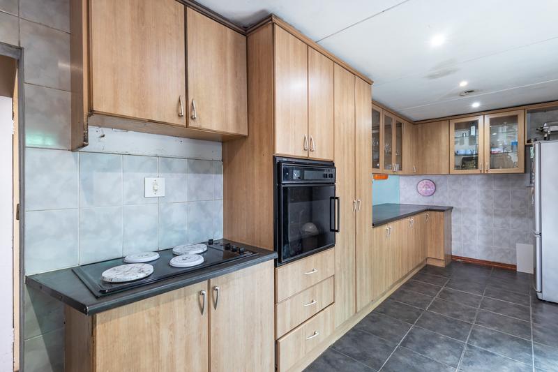 4 Bedroom Property for Sale in Strandfontein Village Western Cape